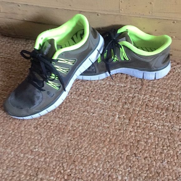 NIKE FREE RUN 5.0 LEOPARD OLIVE NEON SNEAKER 8 9.5 - Picture 4 of 13